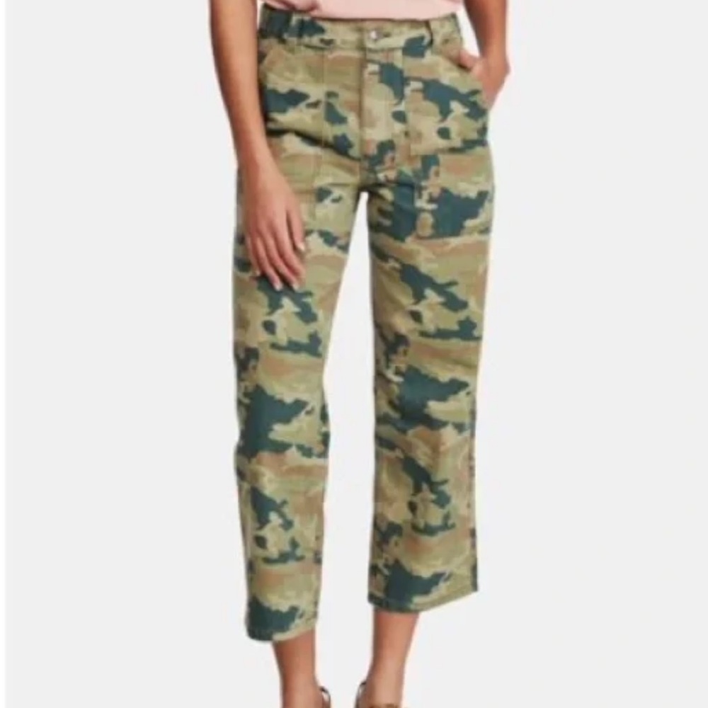 Free People Green Camouflage Cropped Pants